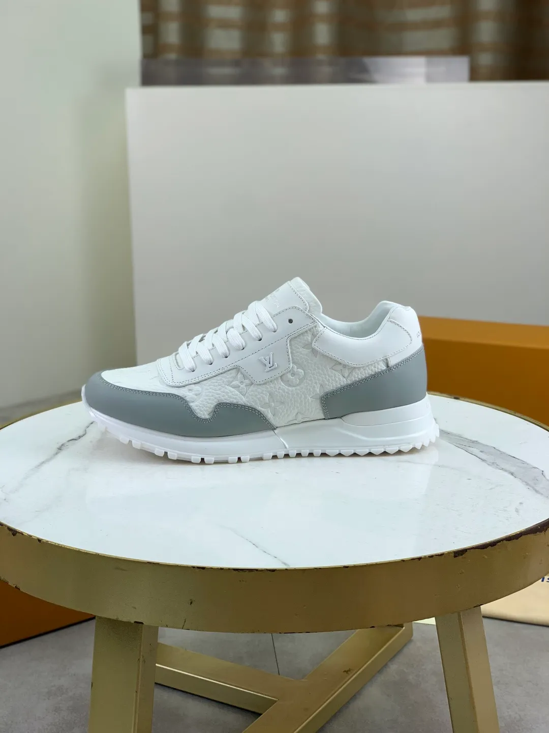 Men's men's shoes 💰P680 new style 💶[LOUIS VUITTON] (original order) new style 🍀LV Louis Vuitton * - top version of LV classic trendy shoes! Made of imported original cowhide and water-dyed cowhide lining. The latest original wear-resistant rubber combination outsole! High quality products! Multiple colors available, code number: 38-44 (45 46 customized)